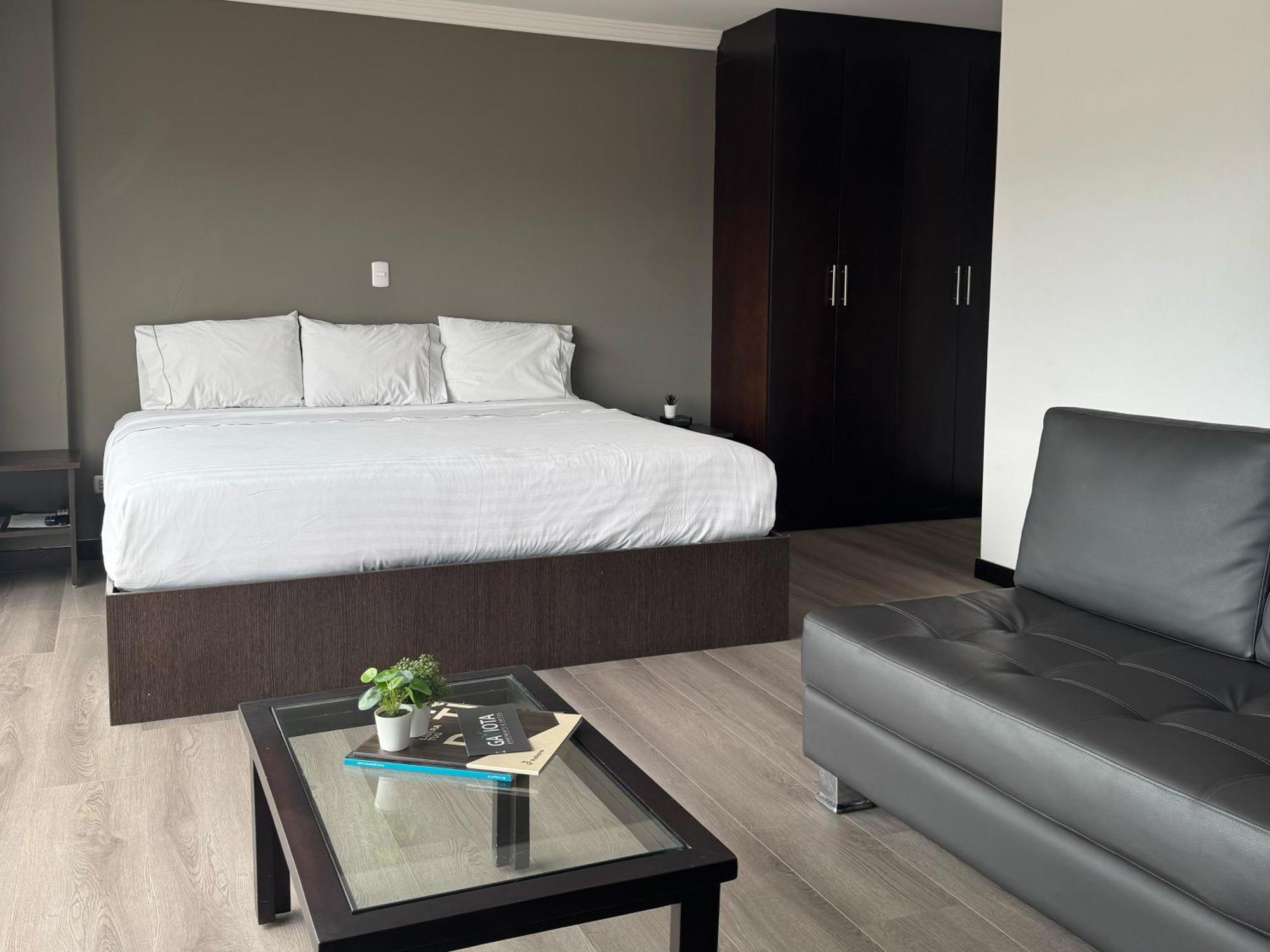 Gaviota Apartments & Suites 昆卡 外观 照片