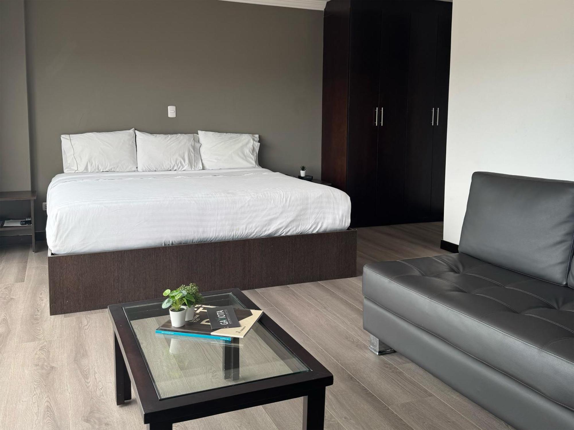 Gaviota Apartments & Suites 昆卡 外观 照片